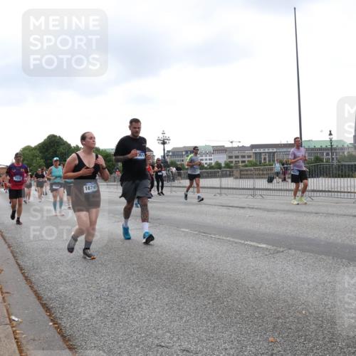 29.06.2025 - hella hamburg halbmarathon Lena Gebhardt http://msf.ph/oto/8273738 29.06.2025 10:46:23 Lombardsbrücke 1004, 1371, 1375, 1429, 1465, 1532, 1608, 1837, 1867, 1868, 2398, 2423, 2500, 2697, 2773, 2813, 2951, 3410, 3469, 3734, 4119, 4223, 4355, 4448, 4604, 5697, 5703, 5769, 5770, 5854, 5892, 6068, 6124, 6161, 6333, 6392, 7303, 7364, 7368, 7374, 7605, 7767, 7894, 7960, 7983, 8047, 8477, 8551, 8700, 9129, 9337, 9426, 9445, 9691, 10153, 10230, 11358, 11361, 11876, 11910, 12298, 12333, 12507, 12522, 13969, 14261, 15852, 16882, 16987 meine-sportfotos.de