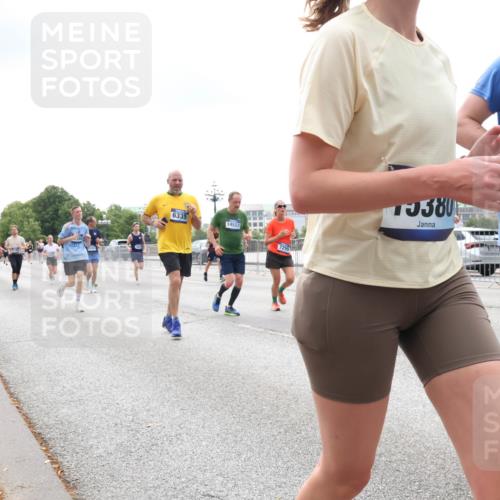 29.06.2025 - hella hamburg halbmarathon Lena Gebhardt http://msf.ph/oto/8273744 29.06.2025 10:34:57 Lombardsbrücke 6335, 14527, 19380, 7020, 1025, 1284, 1497, 1849, 2023, 2355, 2376, 2751, 3130, 3409, 3420, 4564, 4884, 5027, 5453, 6034, 6171, 6189, 6310, 6329, 6335, 6379, 6397, 6803, 6843, 7020, 7267, 7299, 7386, 7644, 7733, 7927, 8369, 8793, 9122, 9164, 9248, 9448, 9514, 10335, 10358, 10464, 10606, 10674, 11122, 11233, 11245, 11359, 11646, 11886, 12019, 12164, 12236, 12382, 12764, 15477, 16238, 16311, 16390, 16682 meine-sportfotos.de