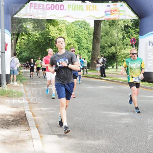 29.06.2025 - hella hamburg halbmarathon MichiJ http://msf.ph/oto/8273747 29.06.2025 10:31:28 Zwischen KM18-KM19 2415, 4080, 5477, 7026, 7865, 9114, 9534, 10099, 10251, 13897, 14813, 16224, 17403, 17516, 19009, 19229 meine-sportfotos.de