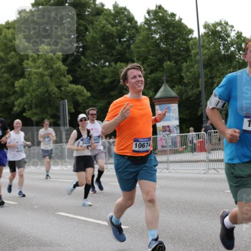 29.06.2025 - hella hamburg halbmarathon Jannik Wohlers http://msf.ph/oto/8273750 29.06.2025 10:34:13 Lombardsbrücke 1025, 2023, 2412, 3130, 3420, 4540, 5453, 6034, 6171, 6329, 6571, 6843, 7386, 7644, 7733, 8705, 9122, 9164, 9379, 9448, 9514, 10335, 10674, 11245, 11872, 12164, 12382, 13311, 13416, 15310, 15380, 15477, 16238, 16311, 16390, 16682, 16919, 17412, 18158, 18892, 18941 meine-sportfotos.de