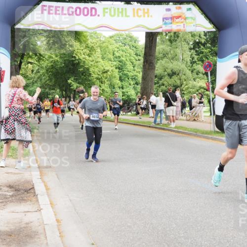 29.06.2025 - hella hamburg halbmarathon MichiJ http://msf.ph/oto/8273761 29.06.2025 10:56:22 Zwischen KM18-KM19 2288, 3091, 4962, 6295, 8614, 12492, 17985, 18218 meine-sportfotos.de