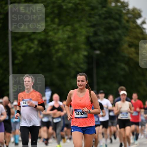 29.06.2025 - hella hamburg halbmarathon Dr. Thomas Lammeyer http://msf.ph/oto/8273765 29.06.2025 10:36:07 Kennedybrücke 1235, 1292, 2672, 3239, 3358, 3707, 3751, 3752, 3778, 4314, 4365, 4605, 4924, 5496, 5601, 5658, 5743, 6218, 6344, 7239, 7295, 7334, 7344, 7535, 7570, 7695, 7816, 7898, 8072, 8073, 8124, 8127, 8304, 8538, 8757, 9478, 9604, 9882, 10248, 10421, 11168 meine-sportfotos.de