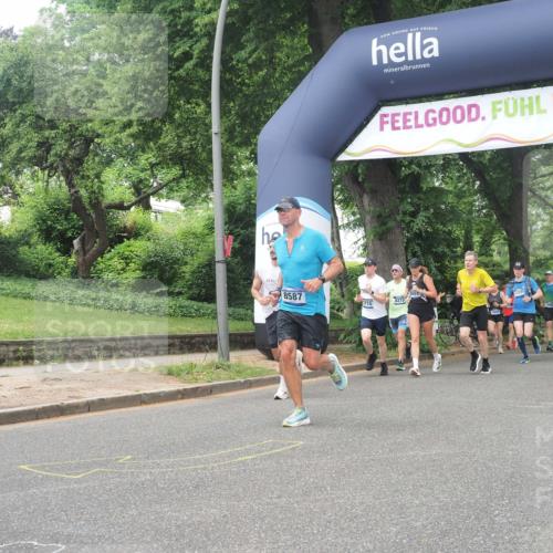 29.06.2025 - hella hamburg halbmarathon KatJ http://msf.ph/oto/8273800 29.06.2025 10:40:06 Zwischen KM18-KM19 2444, 3208, 3209, 4065, 8390, 8587 meine-sportfotos.de