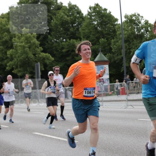 29.06.2025 - hella hamburg halbmarathon Jannik Wohlers http://msf.ph/oto/8273801 29.06.2025 10:34:13 Lombardsbrücke 1025, 2023, 2412, 3130, 3420, 4540, 5453, 6034, 6171, 6329, 6571, 6843, 7386, 7644, 7733, 8705, 9122, 9164, 9379, 9448, 9514, 10335, 10674, 11245, 11872, 12164, 12382, 13311, 13416, 15310, 15380, 15477, 16238, 16311, 16390, 16682, 16919, 17412, 18158, 18892, 18941 meine-sportfotos.de