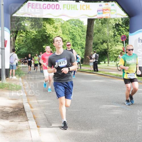 29.06.2025 - hella hamburg halbmarathon MichiJ http://msf.ph/oto/8273802 29.06.2025 10:31:28 Zwischen KM18-KM19 2415, 4080, 5477, 7026, 7865, 9114, 9534, 10099, 10251, 13897, 14813, 16224, 17403, 17516, 19009, 19229 meine-sportfotos.de