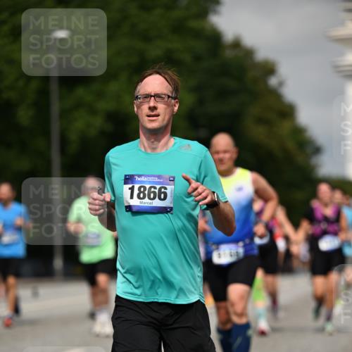 29.06.2025 - hella hamburg halbmarathon Dr. Thomas Lammeyer http://msf.ph/oto/8273817 29.06.2025 10:15:25 Kennedybrücke 1166, 1531, 1866, 1992, 4227, 5254, 5379, 5990, 5991, 7571, 9169, 9191, 10372, 10428, 11321 meine-sportfotos.de