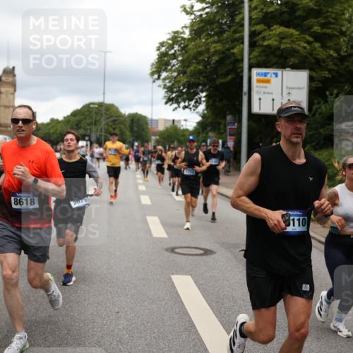 29.06.2025 - hella hamburg halbmarathon Yannick Fuchs http://msf.ph/oto/8273852 29.06.2025 10:49:15 20KM 1120, 1143, 1834, 2029, 2252, 2448, 2612, 3037, 3256, 4249, 4616, 4868, 4897, 5021, 5643, 6355, 6891, 6938, 7147, 7221, 8573, 8618, 8691, 10044, 10188, 10582, 11231, 11568, 12248, 12483, 12544, 12584, 13234, 13236, 13267, 13470, 14750, 14845, 14909, 15300, 15854, 15868, 15896, 16108, 16110, 16213, 16327, 16334, 16609, 17603, 17940, 18031, 18190, 18290, 19047 meine-sportfotos.de