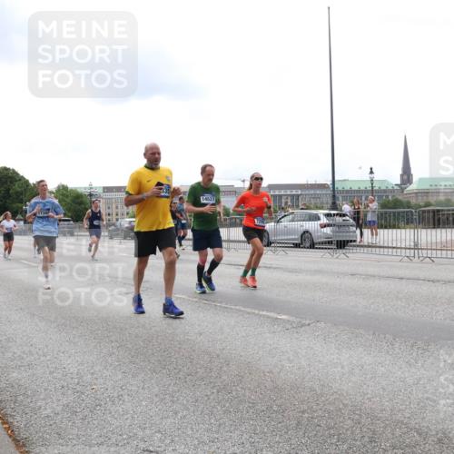 29.06.2025 - hella hamburg halbmarathon Lena Gebhardt http://msf.ph/oto/8273875 29.06.2025 10:34:58 Lombardsbrücke 14527, 17344, 1025, 1284, 1497, 1849, 2023, 2355, 2376, 2751, 3130, 3409, 3420, 4564, 4884, 5027, 5453, 6034, 6171, 6189, 6310, 6329, 6335, 6379, 6397, 6803, 6843, 7020, 7267, 7299, 7386, 7644, 7733, 7927, 8369, 8793, 9122, 9164, 9248, 9448, 9514, 10335, 10358, 10464, 10606, 10674, 11122, 11233, 11245, 11359, 11646, 11886, 12019, 12164, 12236, 12382, 12764, 15477, 16238, 16311, 16390 meine-sportfotos.de