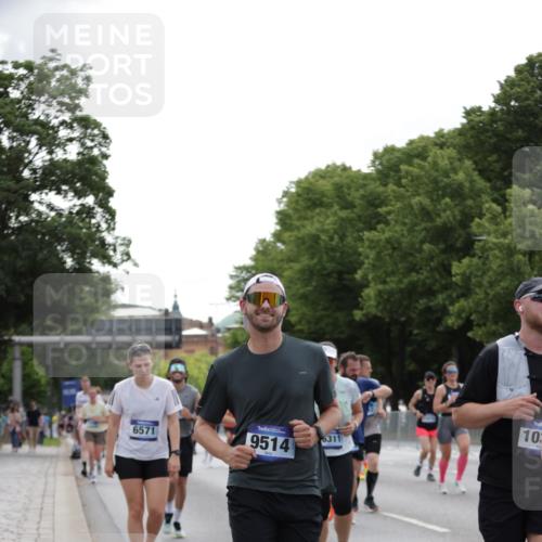 29.06.2025 - hella hamburg halbmarathon Jannik Wohlers http://msf.ph/oto/8273880 29.06.2025 10:34:15 Lombardsbrücke 1025, 2023, 3130, 3420, 4540, 5453, 6034, 6171, 6329, 6843, 7020, 7386, 7644, 7733, 8705, 9122, 9164, 9448, 9514, 10335, 10674, 11122, 11245, 12164, 12382, 13311, 13416, 13471, 13473, 14273, 15310, 15380, 15477, 16238, 16311, 16390, 16682, 17412, 18158, 18892 meine-sportfotos.de