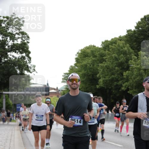 29.06.2025 - hella hamburg halbmarathon Jannik Wohlers http://msf.ph/oto/8273893 29.06.2025 10:34:16 Lombardsbrücke 1025, 2023, 2355, 3130, 3420, 5453, 6034, 6171, 6329, 6843, 7020, 7386, 7644, 7733, 8369, 8705, 8793, 9122, 9164, 9448, 9514, 10335, 10674, 11122, 11245, 11646, 12164, 12236, 12382, 13311, 13416, 13471, 13473, 14273, 15310, 15380, 15477, 16238, 16311, 16390, 16682, 17412, 18892 meine-sportfotos.de