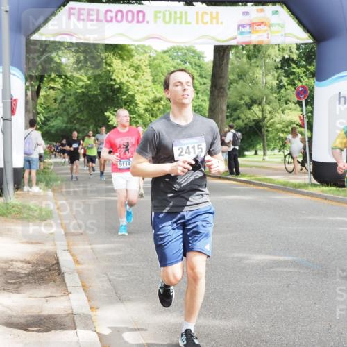 29.06.2025 - hella hamburg halbmarathon MichiJ http://msf.ph/oto/8273950 29.06.2025 10:31:29 Zwischen KM18-KM19 2415, 4080, 5477, 7865, 9114, 9534, 10099, 13897, 14813, 16224, 17516, 19009, 19229 meine-sportfotos.de