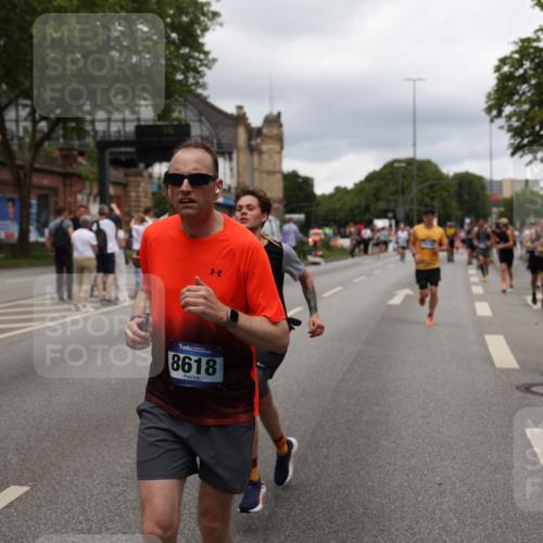 29.06.2025 - hella hamburg halbmarathon Yannick Fuchs http://msf.ph/oto/8273960 29.06.2025 10:49:15 20KM 1120, 1143, 1834, 2029, 2252, 2448, 2612, 3037, 3256, 4249, 4616, 4868, 4897, 5021, 5643, 6355, 6891, 6938, 7147, 7221, 8573, 8618, 8691, 10044, 10188, 10582, 11231, 11568, 12248, 12483, 12544, 12584, 13234, 13236, 13267, 13470, 14750, 14845, 14909, 15300, 15854, 15868, 15896, 16108, 16110, 16213, 16327, 16334, 16609, 17603, 17940, 18031, 18190, 18290, 19047 meine-sportfotos.de