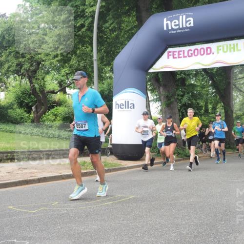 29.06.2025 - hella hamburg halbmarathon KatJ http://msf.ph/oto/8273988 29.06.2025 10:40:06 Zwischen KM18-KM19 2444, 3208, 3209, 4065, 8390, 8587 meine-sportfotos.de