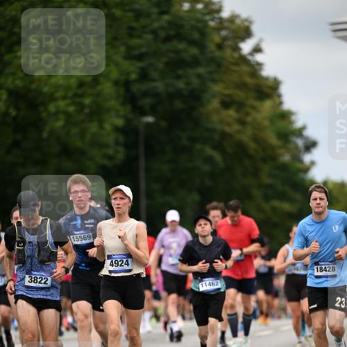 29.06.2025 - hella hamburg halbmarathon Dr. Thomas Lammeyer http://msf.ph/oto/8274008 29.06.2025 10:36:10 Kennedybrücke 1292, 1987, 2349, 2672, 2943, 3239, 3358, 3707, 3751, 3752, 3778, 4314, 4365, 4605, 4924, 5496, 5601, 5658, 5743, 6218, 7239, 7295, 7334, 7344, 7535, 7570, 7695, 7816, 7898, 8072, 8073, 8124, 8127, 8304, 8538, 8757, 9604, 9882, 10248, 10421, 10924, 11168 meine-sportfotos.de