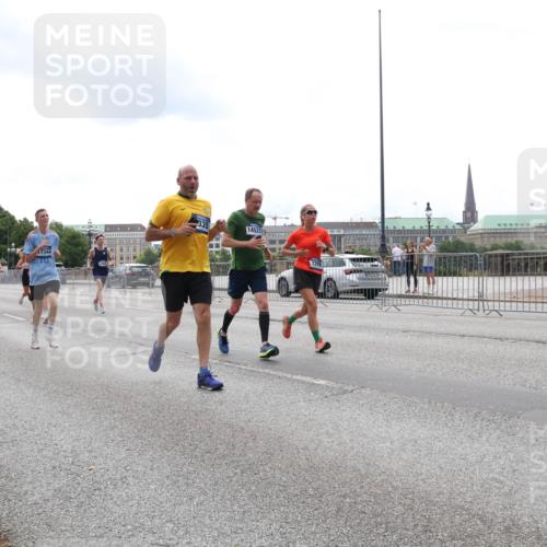 29.06.2025 - hella hamburg halbmarathon Lena Gebhardt http://msf.ph/oto/8274022 29.06.2025 10:34:58 Lombardsbrücke 17344, 335, 14527, 1025, 1284, 1497, 1849, 2023, 2355, 2376, 2751, 3130, 3409, 3420, 4564, 4884, 5027, 5453, 6034, 6171, 6189, 6310, 6329, 6335, 6379, 6397, 6803, 6843, 7020, 7267, 7299, 7386, 7644, 7733, 7927, 8369, 8793, 9122, 9164, 9248, 9448, 9514, 10335, 10358, 10464, 10606, 10674, 11122, 11233, 11245, 11359, 11646, 11886, 12019, 12164, 12236, 12382, 12764, 15477, 16238, 16311, 16390 meine-sportfotos.de