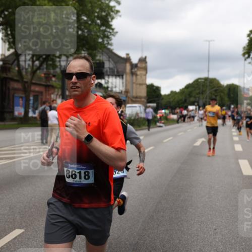 29.06.2025 - hella hamburg halbmarathon Yannick Fuchs http://msf.ph/oto/8274029 29.06.2025 10:49:15 20KM 1120, 1143, 1834, 2029, 2252, 2448, 2612, 3037, 3256, 4249, 4616, 4868, 4897, 5021, 5643, 6355, 6891, 6938, 7147, 7221, 8573, 8618, 8691, 10044, 10188, 10582, 11231, 11568, 12248, 12483, 12544, 12584, 13234, 13236, 13267, 13470, 14750, 14845, 14909, 15300, 15854, 15868, 15896, 16108, 16110, 16213, 16327, 16334, 16609, 17603, 17940, 18031, 18190, 18290, 19047 meine-sportfotos.de