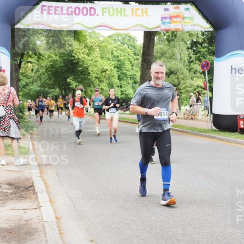 29.06.2025 - hella hamburg halbmarathon MichiJ http://msf.ph/oto/8274073 29.06.2025 10:56:24 Zwischen KM18-KM19 2288, 3091, 4962, 8614, 11987, 12492, 17988, 18218 meine-sportfotos.de