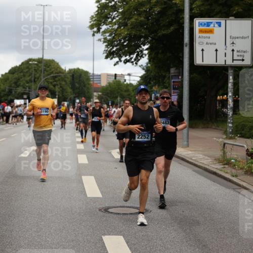 29.06.2025 - hella hamburg halbmarathon Yannick Fuchs http://msf.ph/oto/8274086 29.06.2025 10:49:16 20KM 1120, 1143, 1179, 1834, 2029, 2252, 2448, 2612, 3037, 3256, 4249, 4616, 4868, 4897, 5021, 5643, 6355, 6891, 7147, 7221, 8573, 8618, 8691, 10044, 10188, 10582, 11231, 11568, 12248, 12483, 12544, 12545, 12584, 13234, 13236, 13267, 13470, 14750, 14845, 14909, 15300, 15584, 15854, 15868, 15896, 16108, 16110, 16213, 16334, 16609, 17133, 17603, 17940, 18031, 18190, 18290, 19047 meine-sportfotos.de