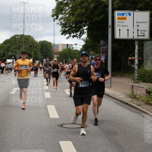 29.06.2025 - hella hamburg halbmarathon Yannick Fuchs http://msf.ph/oto/8274093 29.06.2025 10:49:16 20KM 1120, 1143, 1179, 1834, 2029, 2252, 2448, 2612, 3037, 3256, 4249, 4616, 4868, 4897, 5021, 5643, 6355, 6891, 7147, 7221, 8573, 8618, 8691, 10044, 10188, 10582, 11231, 11568, 12248, 12483, 12544, 12545, 12584, 13234, 13236, 13267, 13470, 14750, 14845, 14909, 15300, 15584, 15854, 15868, 15896, 16108, 16110, 16213, 16334, 16609, 17133, 17603, 17940, 18031, 18190, 18290, 19047 meine-sportfotos.de
