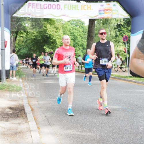 29.06.2025 - hella hamburg halbmarathon MichiJ http://msf.ph/oto/8274140 29.06.2025 10:31:30 Zwischen KM18-KM19 1735, 2415, 4080, 5477, 7865, 9114, 9534, 10099, 13897, 14813, 16224, 17516, 19229 meine-sportfotos.de