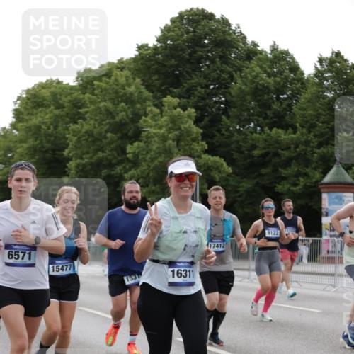 29.06.2025 - hella hamburg halbmarathon Jannik Wohlers http://msf.ph/oto/8274147 29.06.2025 10:34:18 Lombardsbrücke 1025, 2023, 2355, 3130, 3420, 5453, 6034, 6171, 6310, 6329, 6335, 6843, 7020, 7386, 7644, 7733, 8369, 8793, 9122, 9164, 9448, 9514, 10335, 10674, 11122, 11245, 11646, 12164, 12236, 12382, 13311, 13416, 13471, 13473, 14273, 15310, 15380, 15477, 16238, 16311, 16390, 17412, 18892 meine-sportfotos.de