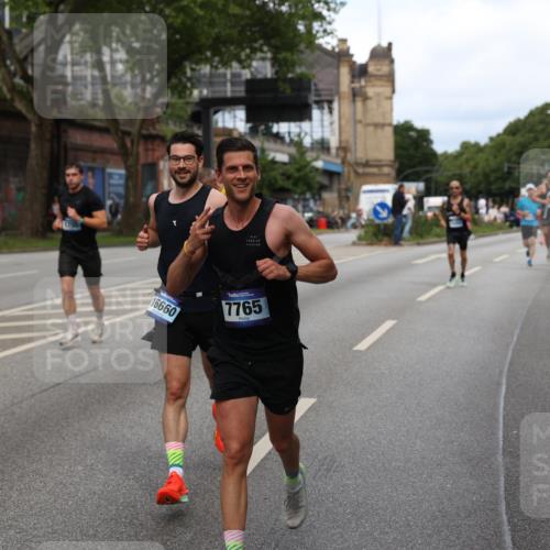 29.06.2025 - hella hamburg halbmarathon Yannick Fuchs http://msf.ph/oto/8274161 29.06.2025 10:37:12 20KM 1353, 1675, 1700, 1735, 2233, 4235, 5011, 5124, 5436, 7035, 7448, 7734, 7765, 7865, 9364, 9371, 9534, 9833, 10216, 10469, 11907, 12839, 13446, 14226, 14447, 14560, 14813, 15095, 15175, 15255, 15297, 15301, 15328, 15535, 16295, 16333, 16660, 16677, 17000, 17177, 17733, 17864, 17911, 18004, 18275, 18304, 18559, 18632, 18659, 18680, 18920 meine-sportfotos.de