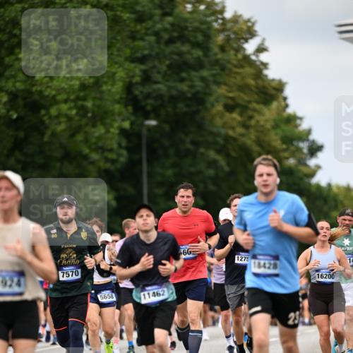 29.06.2025 - hella hamburg halbmarathon Dr. Thomas Lammeyer http://msf.ph/oto/8274175 29.06.2025 10:36:12 Kennedybrücke 1292, 1987, 2349, 2943, 3239, 3358, 3365, 3707, 3751, 3752, 3778, 4314, 4365, 4605, 4924, 5496, 5601, 5658, 5743, 6218, 7239, 7295, 7334, 7344, 7535, 7570, 7695, 7816, 7898, 8072, 8073, 8124, 8127, 8303, 8538, 8757, 9125, 9604, 10248, 10421, 10924, 11168, 11225, 11362 meine-sportfotos.de
