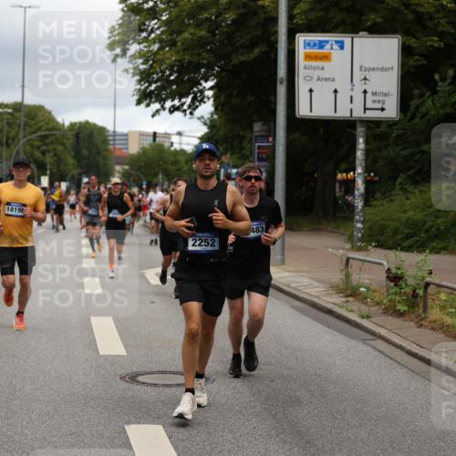 29.06.2025 - hella hamburg halbmarathon Yannick Fuchs http://msf.ph/oto/8274185 29.06.2025 10:49:16 20KM 1120, 1143, 1179, 1834, 2029, 2252, 2448, 2612, 3037, 3256, 4249, 4616, 4868, 4897, 5021, 5643, 6355, 6891, 7147, 7221, 8573, 8618, 8691, 10044, 10188, 10582, 11231, 11568, 12248, 12483, 12544, 12545, 12584, 13234, 13236, 13267, 13470, 14750, 14845, 14909, 15300, 15584, 15854, 15868, 15896, 16108, 16110, 16213, 16334, 16609, 17133, 17603, 17940, 18031, 18190, 18290, 19047 meine-sportfotos.de