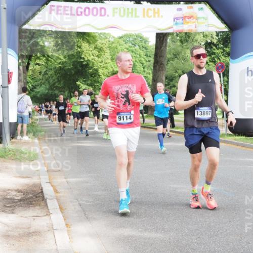 29.06.2025 - hella hamburg halbmarathon MichiJ http://msf.ph/oto/8274203 29.06.2025 10:31:30 Zwischen KM18-KM19 1735, 2415, 4080, 5477, 7865, 9114, 9534, 10099, 13897, 14813, 16224, 17516, 19229 meine-sportfotos.de