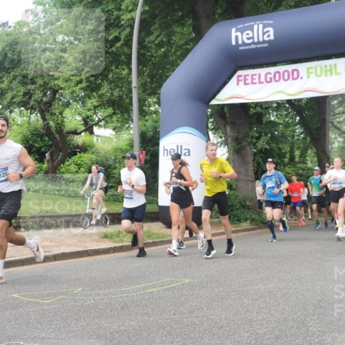 29.06.2025 - hella hamburg halbmarathon KatJ http://msf.ph/oto/8274227 29.06.2025 10:40:07 Zwischen KM18-KM19 2444, 3208, 3209, 3715, 4065, 5638, 8390, 8587, 8651 meine-sportfotos.de