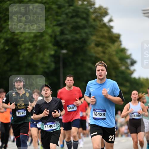 29.06.2025 - hella hamburg halbmarathon Dr. Thomas Lammeyer http://msf.ph/oto/8274232 29.06.2025 10:36:12 Kennedybrücke 1292, 1987, 2349, 2943, 3239, 3358, 3365, 3707, 3751, 3752, 3778, 4314, 4365, 4605, 4924, 5496, 5601, 5658, 5743, 6218, 7239, 7295, 7334, 7344, 7535, 7570, 7695, 7816, 7898, 8072, 8073, 8124, 8127, 8303, 8538, 8757, 9125, 9604, 10248, 10421, 10924, 11168, 11225, 11362 meine-sportfotos.de