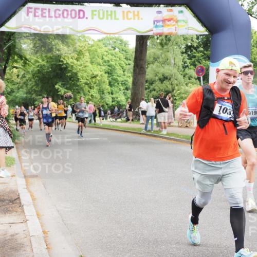 29.06.2025 - hella hamburg halbmarathon MichiJ http://msf.ph/oto/8274249 29.06.2025 10:56:28 Zwischen KM18-KM19 1032, 3091, 4204, 8614, 11987, 12492, 17988, 19190 meine-sportfotos.de