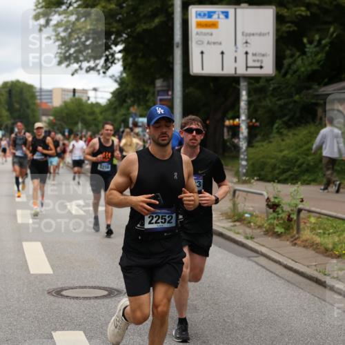 29.06.2025 - hella hamburg halbmarathon Yannick Fuchs http://msf.ph/oto/8274253 29.06.2025 10:49:16 20KM 1120, 1143, 1179, 1834, 2029, 2252, 2448, 2612, 3037, 3256, 4249, 4616, 4868, 4897, 5021, 5643, 6355, 6891, 7147, 7221, 8573, 8618, 8691, 10044, 10188, 10582, 11231, 11568, 12248, 12483, 12544, 12545, 12584, 13234, 13236, 13267, 13470, 14750, 14845, 14909, 15300, 15584, 15854, 15868, 15896, 16108, 16110, 16213, 16334, 16609, 17133, 17603, 17940, 18031, 18190, 18290, 19047 meine-sportfotos.de