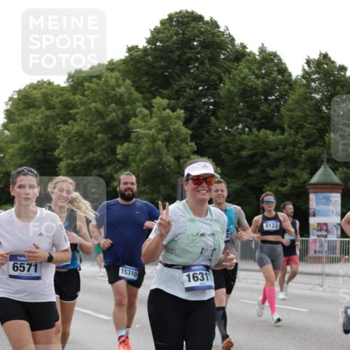 29.06.2025 - hella hamburg halbmarathon Jannik Wohlers http://msf.ph/oto/8274275 29.06.2025 10:34:18 Lombardsbrücke 1025, 2023, 2355, 3130, 3420, 5453, 6034, 6171, 6310, 6329, 6335, 6843, 7020, 7386, 7644, 7733, 8369, 8793, 9122, 9164, 9448, 9514, 10335, 10674, 11122, 11245, 11646, 12164, 12236, 12382, 13311, 13416, 13471, 13473, 14273, 15310, 15380, 15477, 16238, 16311, 16390, 17412, 18892 meine-sportfotos.de