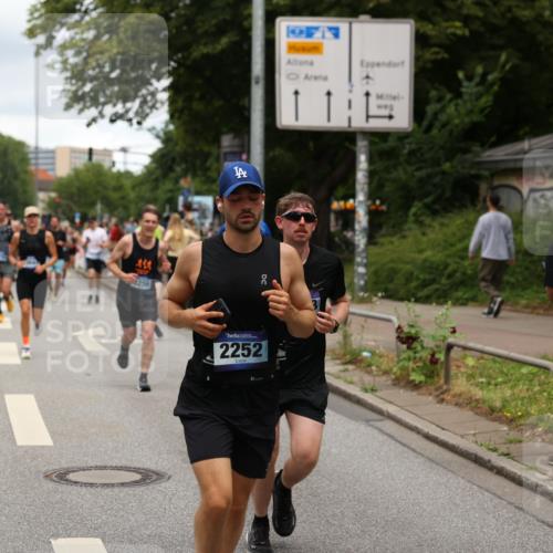 29.06.2025 - hella hamburg halbmarathon Yannick Fuchs http://msf.ph/oto/8274293 29.06.2025 10:49:17 20KM 1120, 1143, 1179, 1834, 2029, 2252, 2448, 2612, 3037, 3256, 4249, 4616, 4868, 4897, 5021, 5643, 6355, 6891, 7147, 7221, 8573, 8618, 8691, 10044, 10188, 10582, 11231, 11568, 12248, 12483, 12544, 12545, 12584, 13234, 13236, 13470, 14750, 14845, 14909, 15300, 15584, 15854, 15868, 15896, 16108, 16110, 16213, 16334, 16609, 17133, 17603, 17940, 18031, 18190, 18290, 19047 meine-sportfotos.de