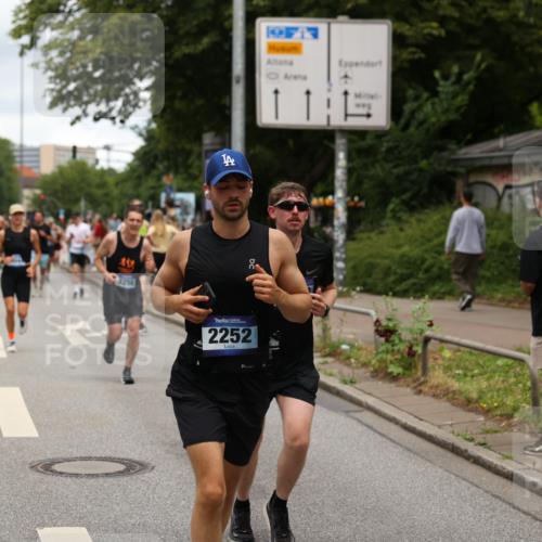 29.06.2025 - hella hamburg halbmarathon Yannick Fuchs http://msf.ph/oto/8274305 29.06.2025 10:49:17 20KM 1120, 1143, 1179, 1834, 2029, 2252, 2448, 2612, 3037, 3256, 4249, 4616, 4868, 4897, 5021, 5643, 6355, 6891, 7147, 7221, 8573, 8618, 8691, 10044, 10188, 10582, 11231, 11568, 12248, 12483, 12544, 12545, 12584, 13234, 13236, 13470, 14750, 14845, 14909, 15300, 15584, 15854, 15868, 15896, 16108, 16110, 16213, 16334, 16609, 17133, 17603, 17940, 18031, 18190, 18290, 19047 meine-sportfotos.de