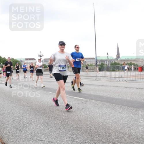 29.06.2025 - hella hamburg halbmarathon Lena Gebhardt http://msf.ph/oto/8274376 29.06.2025 10:54:33 Lombardsbrücke 3857, 1949, 5157, 880, 1198, 1762, 1779, 1822, 1949, 2084, 2244, 2532, 2566, 2586, 2600, 2632, 2761, 3187, 3188, 3364, 3761, 3795, 3857, 4323, 4685, 4720, 4838, 4971, 5157, 5185, 5216, 5309, 5500, 5514, 5804, 5817, 5882, 5933, 5993, 6023, 6279, 6468, 6982, 6987, 6988, 7498, 7670, 7874, 7946, 7986, 8012, 8186, 8801, 8803, 8867, 9130, 9203, 9521, 10207, 10331, 10471, 11033, 11226, 11287, 11354, 11567, 11569, 11785, 12240, 12268, 12270, 12930, 13272, 13283, 13944, 13945 meine-sportfotos.de