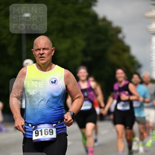 29.06.2025 - hella hamburg halbmarathon Dr. Thomas Lammeyer http://msf.ph/oto/8274415 29.06.2025 10:15:27 Kennedybrücke 1166, 1531, 1866, 1992, 4227, 5254, 5379, 5990, 5991, 7571, 9169, 9191, 10042, 10372, 10428, 11321 meine-sportfotos.de