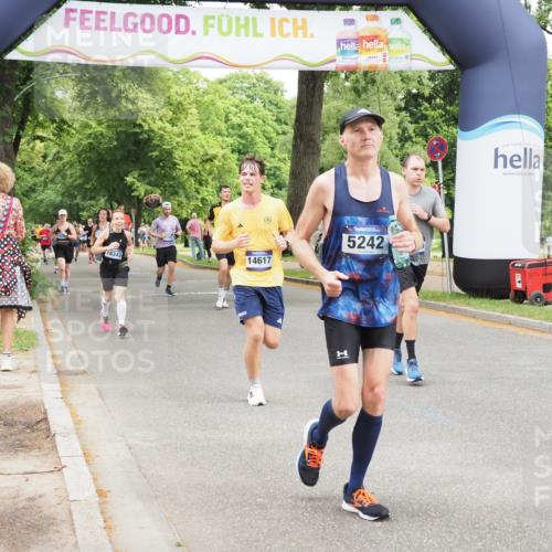 29.06.2025 - hella hamburg halbmarathon MichiJ http://msf.ph/oto/8274446 29.06.2025 10:56:32 Zwischen KM18-KM19 1032, 4204, 5242, 14617, 17988, 18429, 19190 meine-sportfotos.de