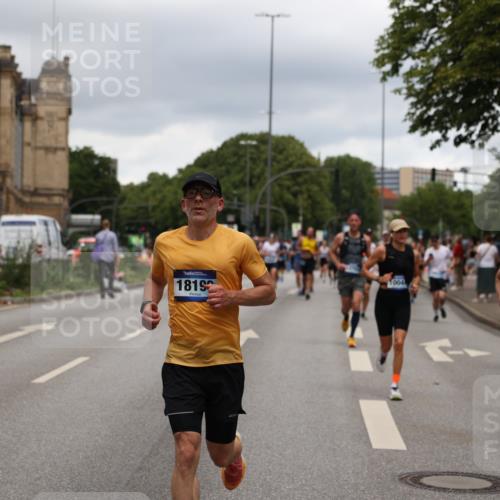 29.06.2025 - hella hamburg halbmarathon Yannick Fuchs http://msf.ph/oto/8274500 29.06.2025 10:49:18 20KM 1120, 1143, 1179, 1834, 2029, 2252, 2448, 2612, 3037, 3256, 4249, 4616, 4897, 5021, 5643, 6355, 6891, 7147, 7221, 7976, 8573, 8618, 8691, 10044, 10188, 10582, 11231, 11568, 12248, 12483, 12544, 12545, 13234, 13236, 13470, 14750, 14845, 14909, 15300, 15584, 15854, 15868, 15896, 16108, 16110, 16213, 16334, 16609, 17133, 17603, 17940, 18031, 18190, 18290, 19047 meine-sportfotos.de