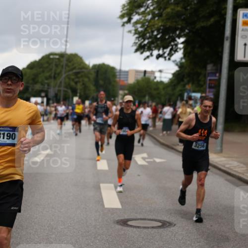 29.06.2025 - hella hamburg halbmarathon Yannick Fuchs http://msf.ph/oto/8274532 29.06.2025 10:49:18 20KM 1120, 1143, 1179, 1834, 2029, 2252, 2448, 2612, 3037, 3256, 4249, 4616, 4897, 5021, 5643, 6355, 6891, 7147, 7221, 7976, 8573, 8618, 8691, 10044, 10188, 10582, 11231, 11568, 12248, 12483, 12544, 12545, 13234, 13236, 13470, 14750, 14845, 14909, 15300, 15584, 15854, 15868, 15896, 16108, 16110, 16213, 16334, 16609, 17133, 17603, 17940, 18031, 18190, 18290, 19047 meine-sportfotos.de