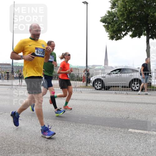 29.06.2025 - hella hamburg halbmarathon Lena Gebhardt http://msf.ph/oto/8274550 29.06.2025 10:34:59 Lombardsbrücke 6335, 527, 1025, 1284, 1497, 1717, 1849, 2023, 2355, 2376, 2751, 3130, 3409, 3420, 4564, 4884, 5027, 5453, 5531, 6034, 6171, 6189, 6310, 6329, 6335, 6379, 6397, 6803, 6843, 7020, 7267, 7299, 7386, 7644, 7733, 7927, 8369, 8793, 9122, 9164, 9248, 9448, 9514, 10335, 10358, 10464, 10606, 10674, 11122, 11233, 11245, 11320, 11359, 11646, 11886, 12019, 12164, 12236, 12382, 12764, 15477, 16238, 16311, 16390 meine-sportfotos.de