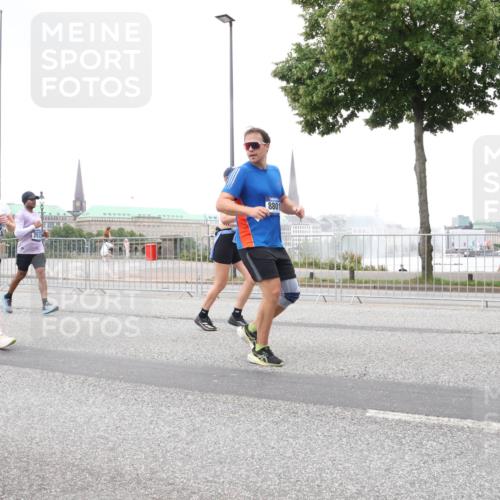 29.06.2025 - hella hamburg halbmarathon Lena Gebhardt http://msf.ph/oto/8274559 29.06.2025 10:54:35 Lombardsbrücke 8803, 8801, 1198, 1762, 1779, 1822, 1949, 2084, 2244, 2532, 2566, 2586, 2600, 2632, 2761, 3187, 3188, 3364, 3761, 3795, 3857, 4720, 4971, 5157, 5185, 5216, 5309, 5500, 5514, 5817, 5882, 5933, 5993, 6023, 6279, 6982, 6987, 7498, 7670, 7874, 7946, 7986, 8012, 8186, 8801, 8803, 8867, 9130, 9203, 9521, 10207, 10331, 10471, 11033, 11226, 11287, 11354, 11567, 11569, 11785, 12240, 12268, 12270, 12930, 13272, 13283, 13944, 13945 meine-sportfotos.de