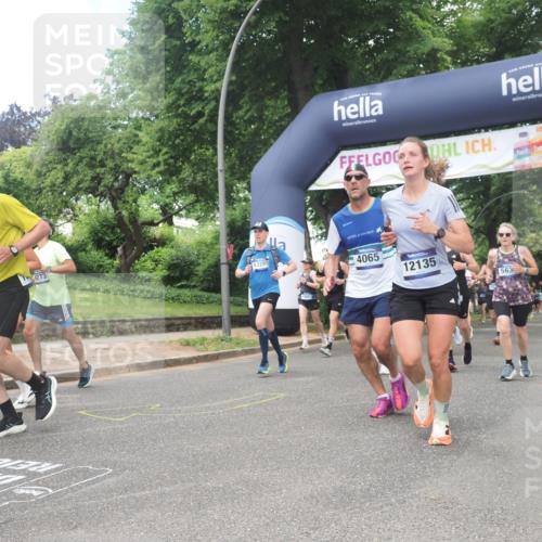 29.06.2025 - hella hamburg halbmarathon KatJ http://msf.ph/oto/8274643 29.06.2025 10:40:09 Zwischen KM18-KM19 2208, 3209, 3715, 4065, 5378, 5638, 7896, 8273, 8587, 8651 meine-sportfotos.de