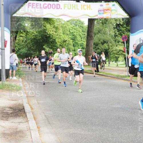 29.06.2025 - hella hamburg halbmarathon MichiJ http://msf.ph/oto/8274649 29.06.2025 10:31:32 Zwischen KM18-KM19 1735, 2415, 4080, 4318, 5477, 9114, 9534, 10099, 10493, 12153, 13897, 14813, 15706, 16338, 19229 meine-sportfotos.de