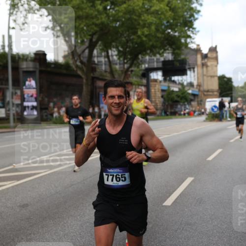29.06.2025 - hella hamburg halbmarathon Yannick Fuchs http://msf.ph/oto/8274700 29.06.2025 10:37:12 20KM 1353, 1675, 1700, 1735, 2233, 4235, 5011, 5124, 5436, 7035, 7448, 7734, 7765, 7865, 9364, 9371, 9534, 9833, 10216, 10469, 11907, 12839, 13446, 14226, 14447, 14560, 14813, 15095, 15175, 15255, 15297, 15301, 15328, 15535, 16295, 16333, 16660, 16677, 17000, 17177, 17733, 17864, 17911, 18004, 18275, 18304, 18559, 18632, 18659, 18680, 18920 meine-sportfotos.de