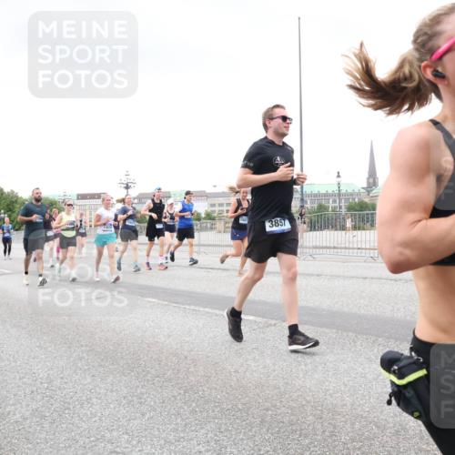 29.06.2025 - hella hamburg halbmarathon Lena Gebhardt http://msf.ph/oto/8274768 29.06.2025 10:54:36 Lombardsbrücke 1949, 1567, 3857, 1198, 1762, 1779, 1822, 1949, 2084, 2244, 2532, 2566, 2586, 2632, 3187, 3188, 3364, 3761, 3795, 3857, 4191, 4192, 4720, 4971, 5157, 5185, 5216, 5309, 5500, 5514, 5817, 5882, 5933, 5993, 6023, 6279, 6982, 6987, 7498, 7670, 7874, 7946, 7986, 8012, 8186, 8801, 8803, 8867, 9130, 9203, 9521, 10207, 10331, 10471, 11033, 11226, 11287, 11354, 11567, 11569, 11785, 12240, 12268, 12270, 12930, 13272, 13283, 13944, 13945 meine-sportfotos.de