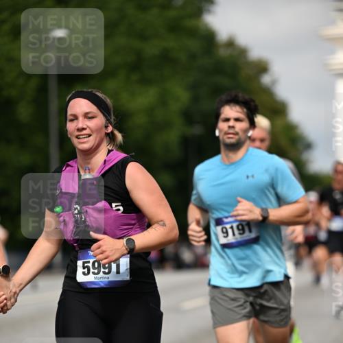 29.06.2025 - hella hamburg halbmarathon Dr. Thomas Lammeyer http://msf.ph/oto/8274844 29.06.2025 10:15:30 Kennedybrücke 1166, 1531, 1866, 1992, 2661, 4227, 5254, 5379, 5990, 5991, 7571, 8368, 9169, 9191, 10042, 10372, 10428, 11321 meine-sportfotos.de