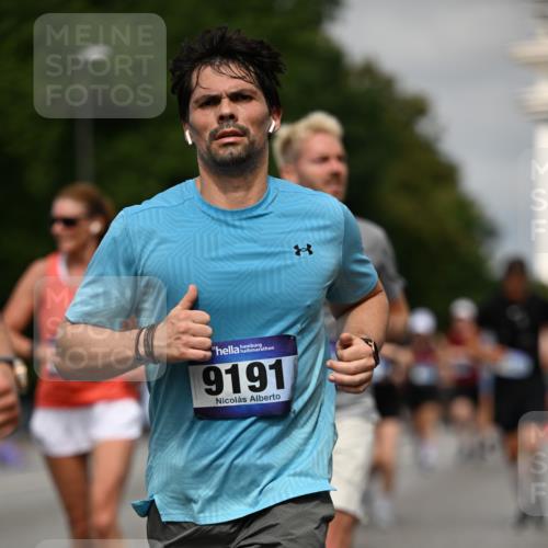 29.06.2025 - hella hamburg halbmarathon Dr. Thomas Lammeyer http://msf.ph/oto/8274902 29.06.2025 10:15:31 Kennedybrücke 1166, 1531, 1866, 1992, 2661, 4227, 5254, 5379, 5990, 5991, 7571, 8368, 9169, 9191, 10042, 10372, 10428, 11321 meine-sportfotos.de