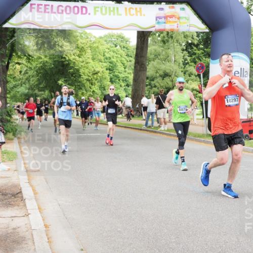 29.06.2025 - hella hamburg halbmarathon MichiJ http://msf.ph/oto/8274913 29.06.2025 10:56:41 Zwischen KM18-KM19 1745, 1766, 1830, 1850, 2359, 5191, 6664, 6871, 10297, 11525, 12457, 13237, 15772, 18343 meine-sportfotos.de